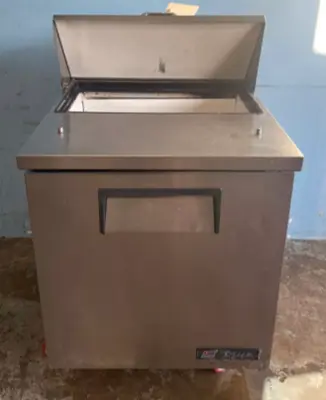 75-0489 True 27” Sandwich Prep Station
