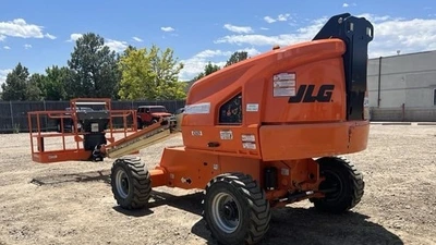 USED 2022 JLG 400S