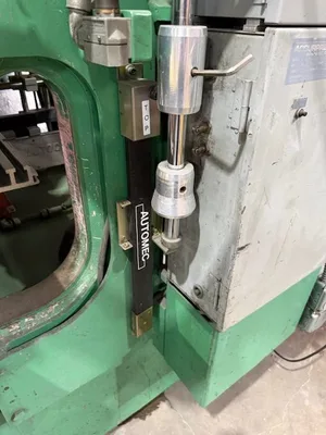 USED 1992 ACCURPRESS 717512