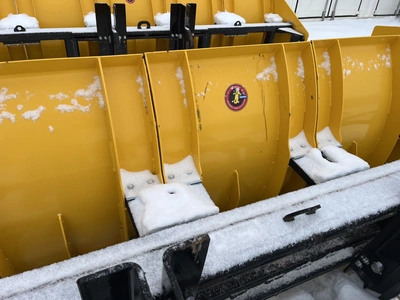 Used ARCTIC SECTIONAL SNOW PUSHER 13'6" Snow Removal & Equipment Indiana US | Miedema Asset Management Group #1424750