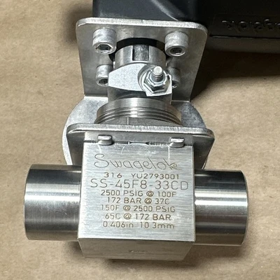 NEW Swagelok SS-45F8-33CD