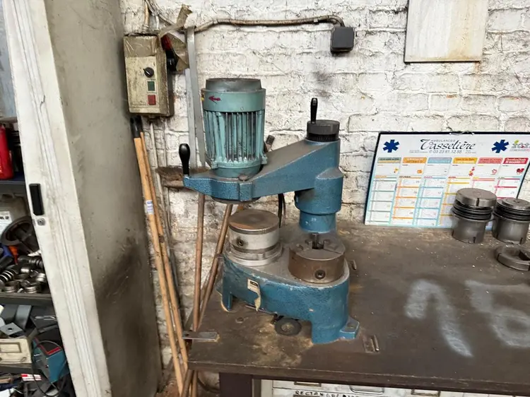 Used ZM PUNCH GRINDER Tool & Cutter Grinders | Apt International N.V #364747