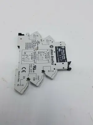 Allen Bradley 700-HLT2Z* Ser A Terminal Block Relay