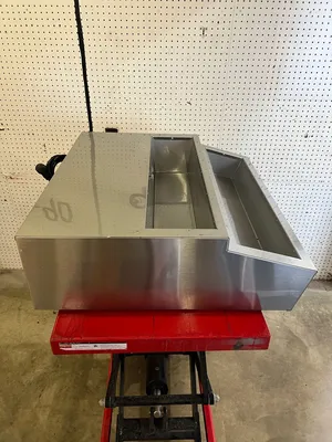 Used APW Wyott Used 27" APW Wyott RTR-8 Countertop Refrigerated Prep Rail 8 Pan Capacity 120V Food Prep Tables Illinois US | Falcon Restaurant Supply #1375605