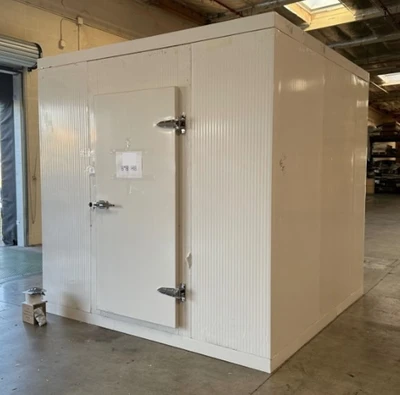 171-0067 8’ x 8’ Walk In Cooler Box with Floor