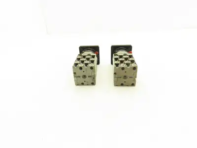 ABB WAW937/8ZM 3HAC 2355-1/03 Control Switch 2-Position 25A 690V NO KEY Lot of 2