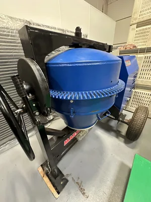 USED MARSHALLTOWN CONCRETE MIXER