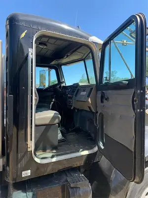 USED 1999 PETERBILT 330