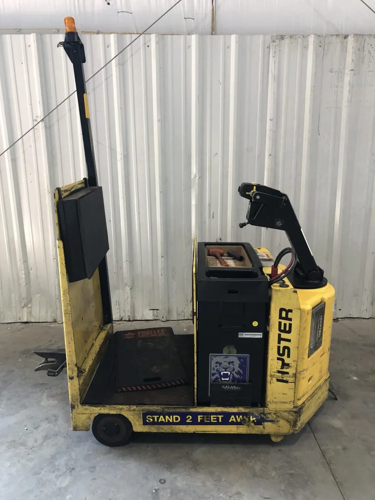 Hyster T5XT Electric Tow Truck 24V 875AH 750lbs/f 59260hrs