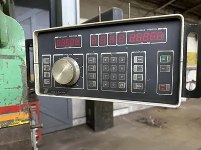 250 TON X 12' ACCURPRESS MODEL #725012 HYDRAULIC PRESS BRAKE: YOBRO #24251