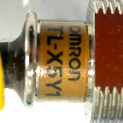 NEW OMRON TL-X5Y1 PROXIMITY SWITCH 45 to 260 TLX5Y1