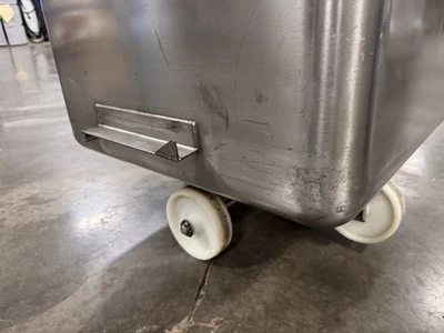 600 Pound SS Dump Buggy with Plastic Lid