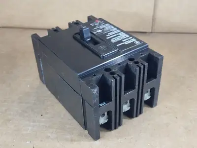USED CUTLER-HAMMER MCP13300R