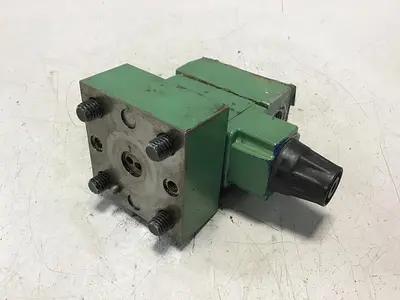 USED VICKERS DG4V32AMWB40