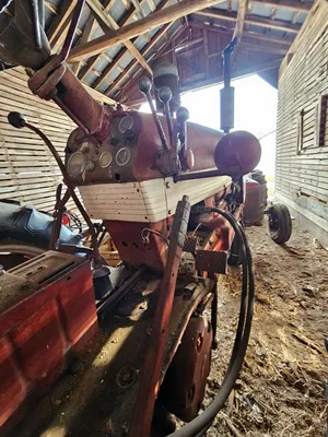 FARMALL 560 Tractor | Iron Listing (24)