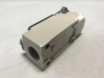 USED YAMATAKE LJA10-11A21N-003