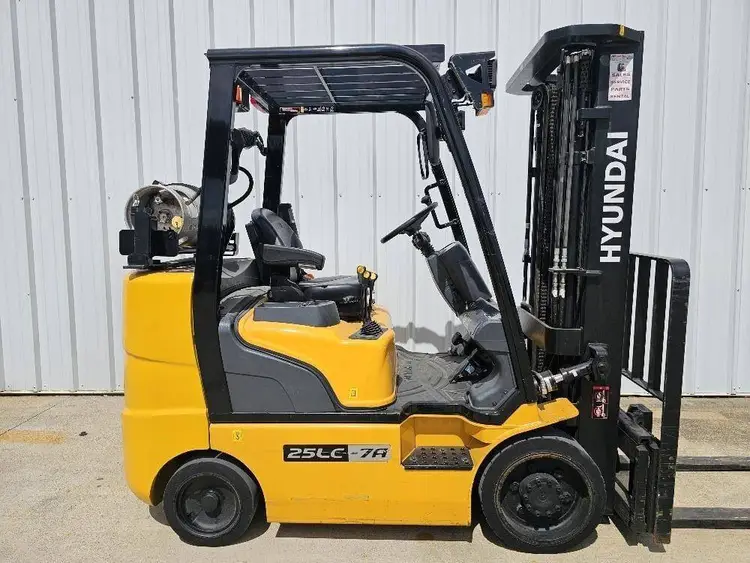 Used 2021 HYUNDAI 25LC-7A Liquid Propane Forklifts Illinois US | Somerset Equipment Sales #1546251