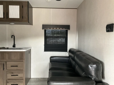 Used 2021 FOREST RIVER PRIME TIME AVENGER Campers, Caravans, Motorhomes Michigan US | Miedema Asset Management Group #1322411