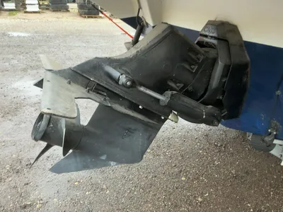 USED 1987 RINKER FIESTA VEE 250