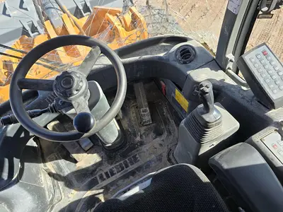 USED 2014 LIEBHERR L550
