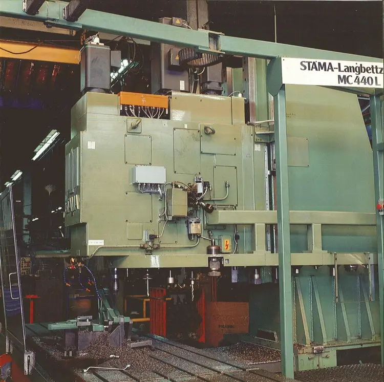 Used STAMA MC 440 L Vertical Machining Centers BE | Apt International N.V #361916