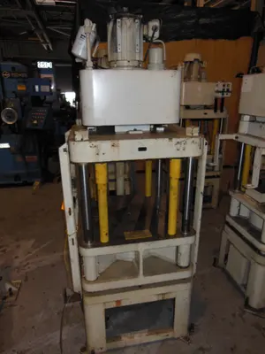 40 TON FISHER DYNAMIC UP ACTING 4 POST PRESS, 14" STR, 19" DLO, 28" X 28" BA