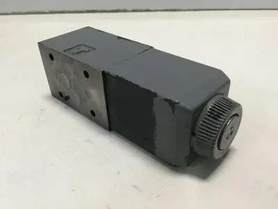 USED VICKERS DG4V-3-22A-M-U-HL7-60