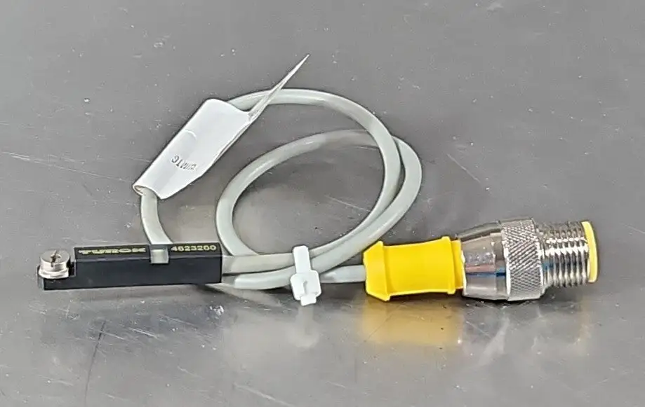 Turck BR-INT-AR7X-0.3M-RS4T W/MTG Screw Proximity Sensor. Loc5E-18