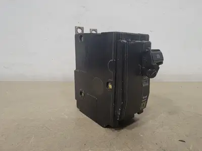 USED SQUARE D QOB220