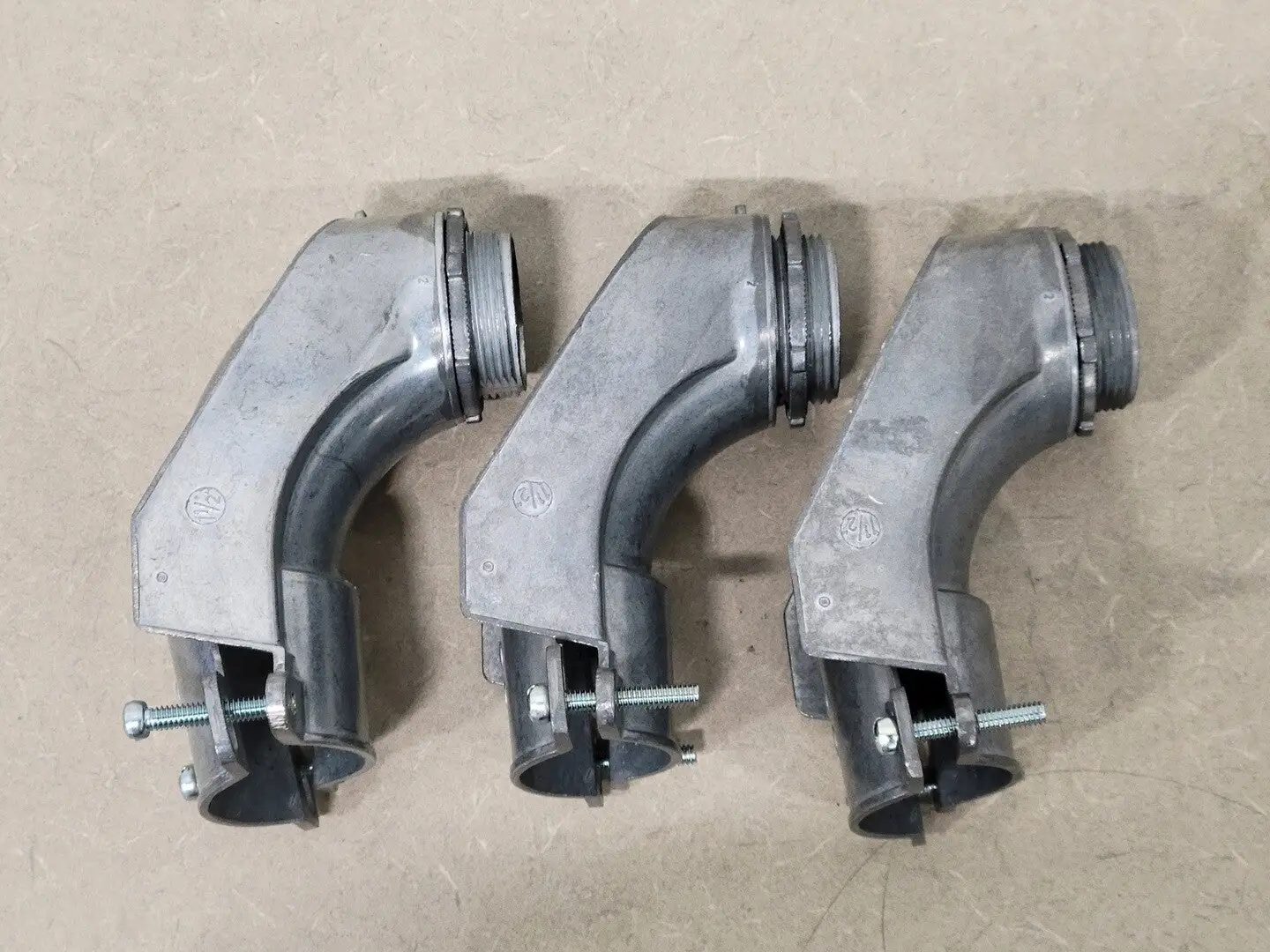 1-1/2" 90 Deg Flex Squeeze Connector (Box of 3)