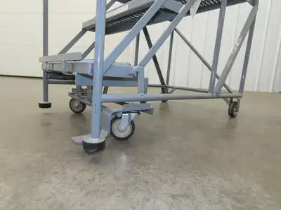 Uline H-4928 Rolling Ladder 3 Step 24" Work Platform 30" Top Step 800lbs Cap