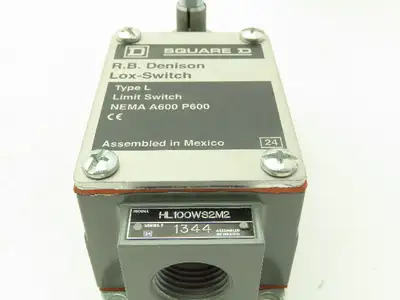 Square D HL1000WS2M2 Limit Switch 600V 20A Type L 1/2" NPT Connection