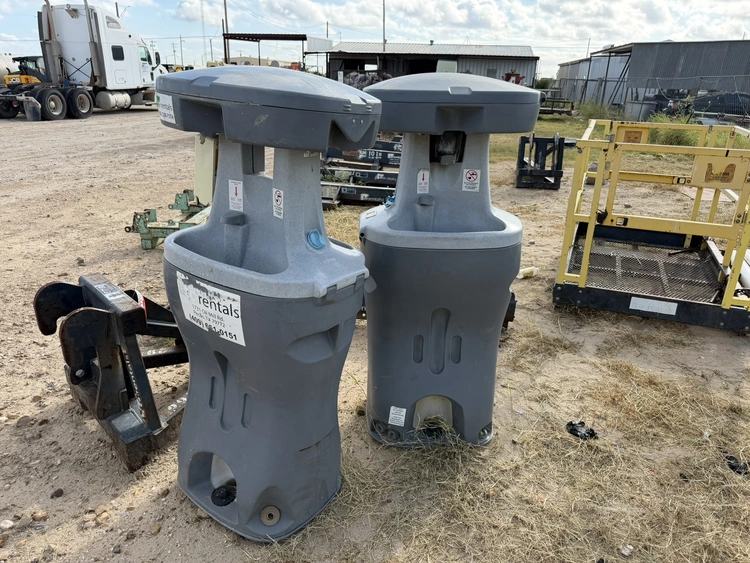 Used _UNKNOWN_ _UNKNOWN_ Hand Washing and Sanitizing Texas US | Miedema Asset Management Group #1312579