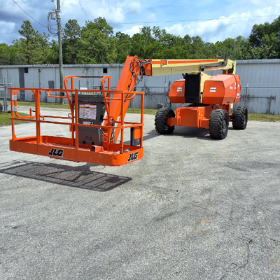 USED 2013 JLG 800AJ