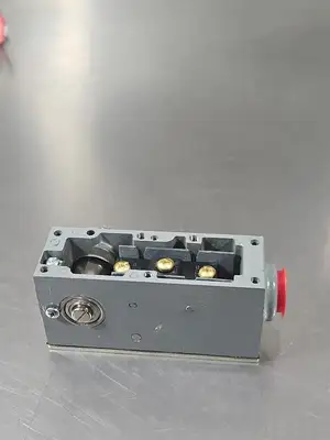 Namco DANAHER CONTROLS EA150-30223 Limit Switch Loc4E37