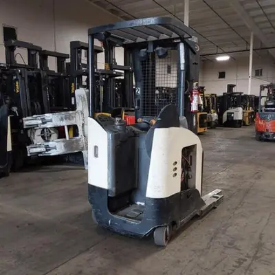 USED 2018 CROWN RR5725-45