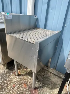 Used Glastender Used 24" Glastender Stainless Steel Under Bar Drainboard - SS106 Underbar Equipment Illinois US | Falcon Restaurant Supply #1375952