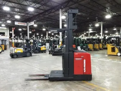 USED 2018 RAYMOND 560-OPC30TT