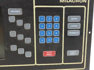 Cincinnati Milacron 3-424-1865A Control Panel Operator Interface 9" CRT Monitor