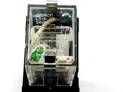 LY1N-D2,PTF08A-E | Omron LY1N-D2 Relay 24VDC w/PTF08A-E Base - Used