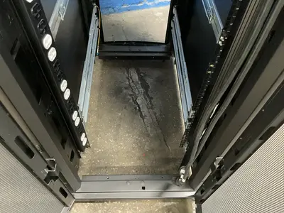 Used APC _UNKNOWN_ Cabinets Ohio US | HGR 24 #1787264