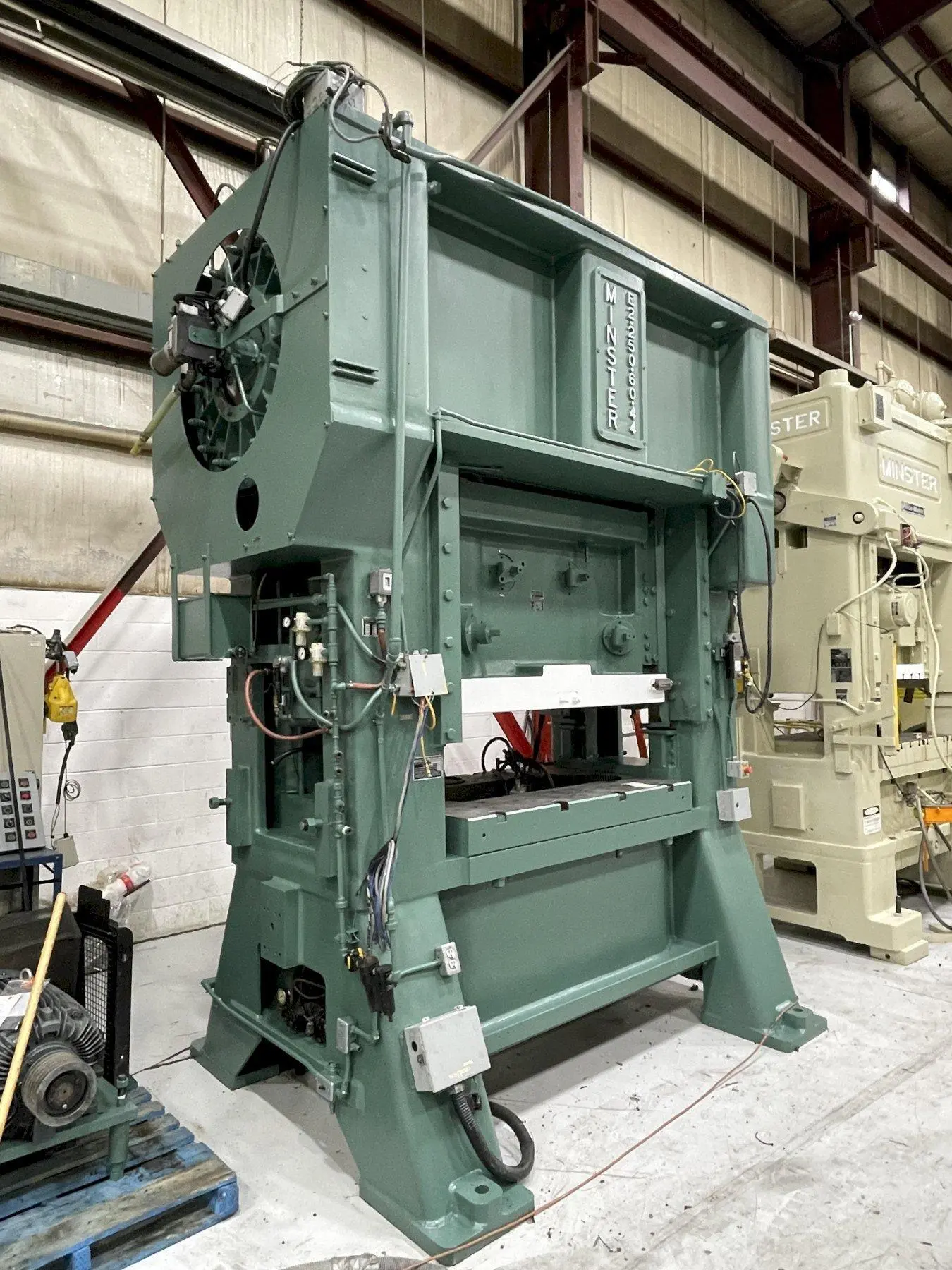 USED MINSTER E2-250-60-44