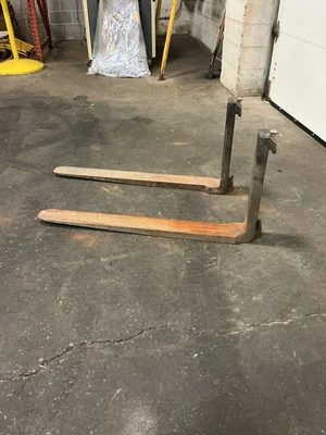 Used CASCADE EA001 Pallet Forks Ohio US | Equipment Recovery Corp. #1331817