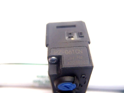 USED KEYENCE SENSOR HEAD RETRO-REFLECTIVE M8 CONNECTOR