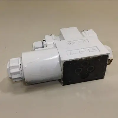 USED YUKEN DSG-01-2B2-D24-60