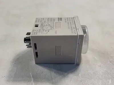 USED OMRON H3CR-A