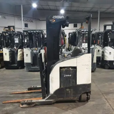 USED 2018 CROWN RR5725-45