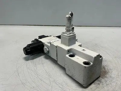 USED TOKIMEC DG4VS-3-0C-M-P7-H-7-P12-52