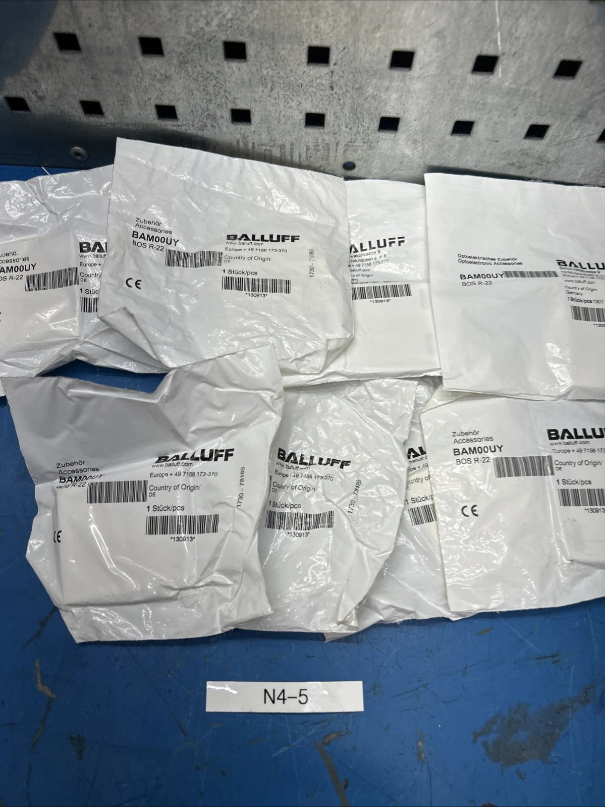 NEW Balluff BOS R-22