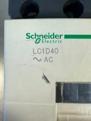 Schneider LC1D40 600V A.C. Max (3.2.4)